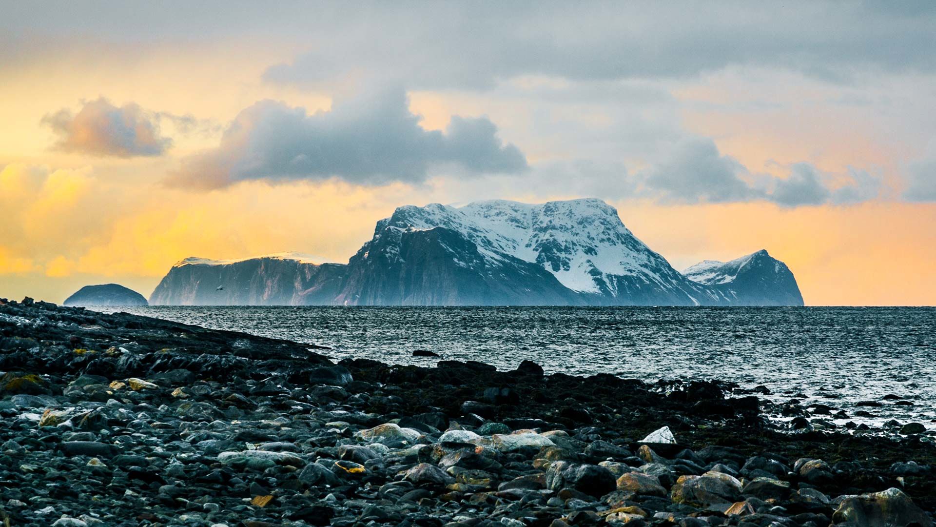 Skitouren Auf Der Lyngen Halbinsel In Norwegen