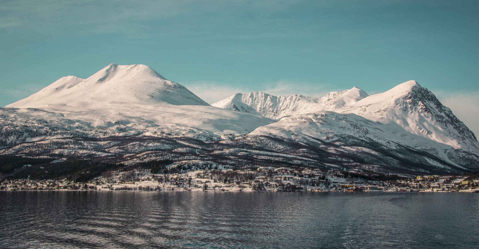 Skitouren Gipfel Kavringstinden Und Rornestinden Oberhalb Von Lyngseidet In Norwegen