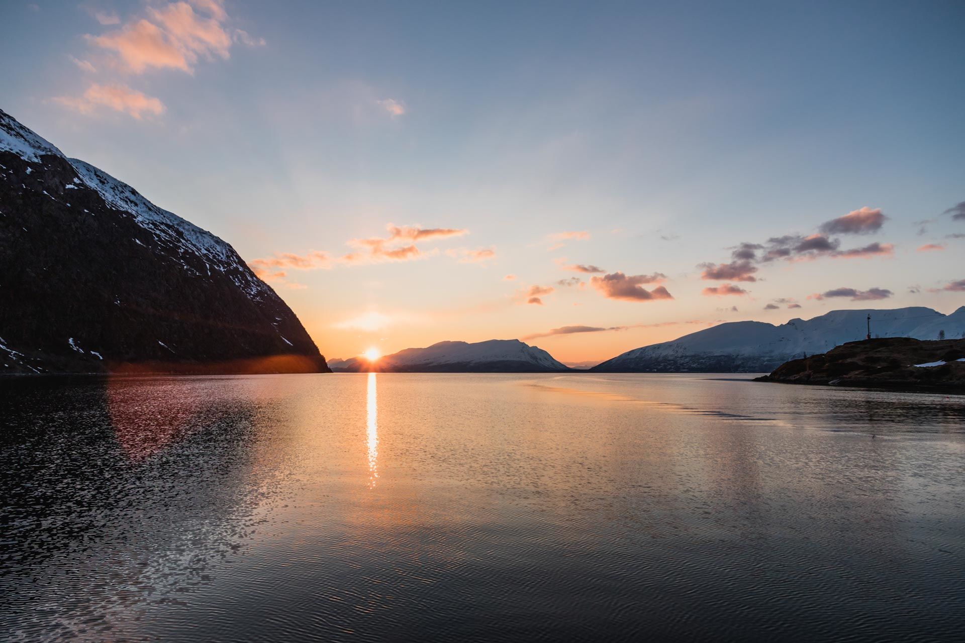 Sonnenaufgang In Den Lyngenalpen Bei Der Skitouren Reise Norwegen